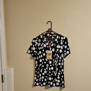 80 Park Blackand White Polka Dot V Neck Blouse. NWT